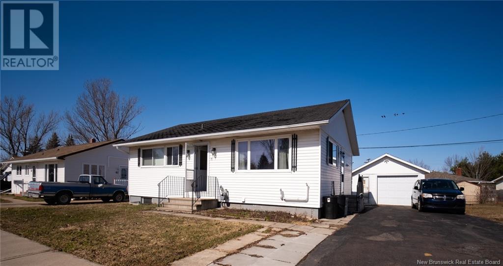 51 Windemere Drive, Moncton, New Brunswick  E1C 4L2 - Photo 2 - NB116860