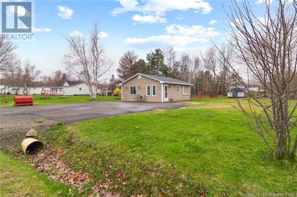 84 Upton Street, Minto, New Brunswick  E4B 2P5 - Photo 3 - NB118528