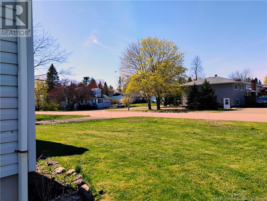 254 Chantal, Dieppe, New Brunswick  E1A 4X9 - Photo 5 - NB118460