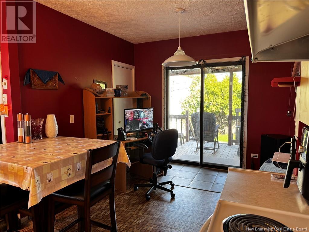 148 St-George Avenue, Edmundston, New Brunswick  E3V 2W4 - Photo 10 - NB118530