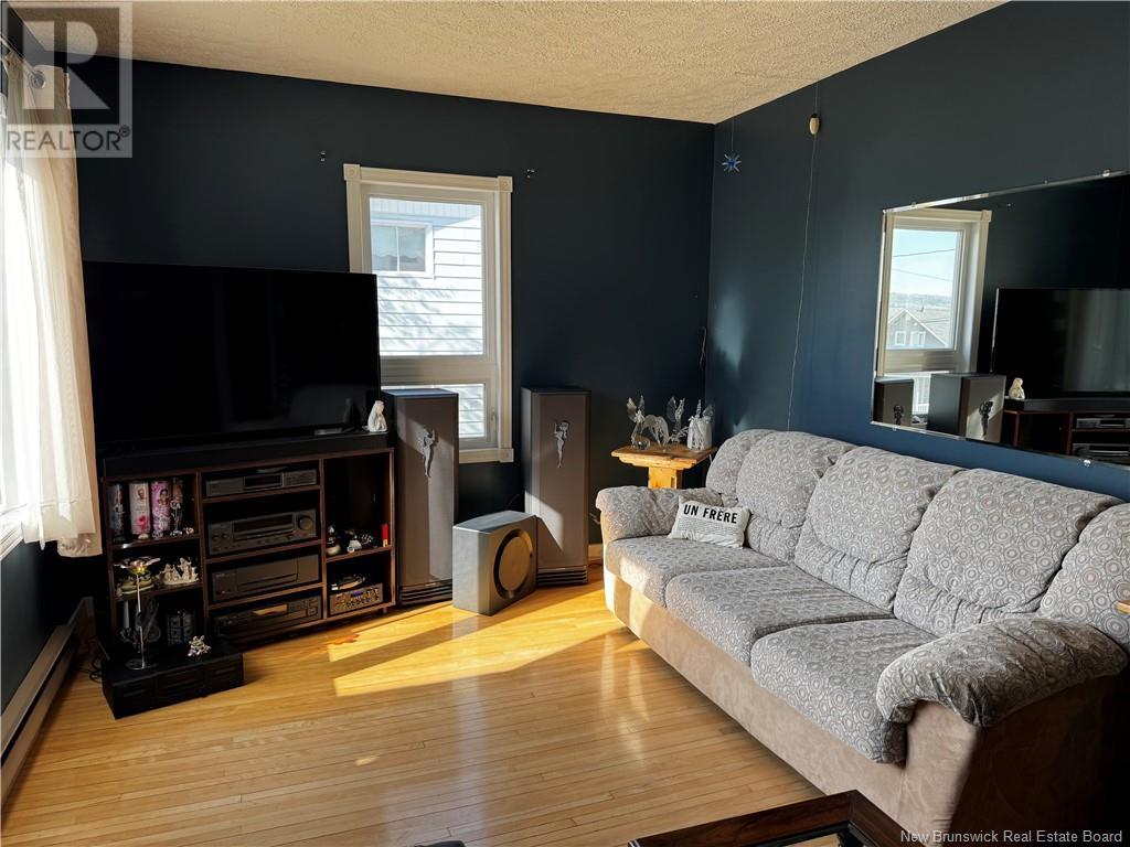 148 St-George Avenue, Edmundston, New Brunswick  E3V 2W4 - Photo 12 - NB118530