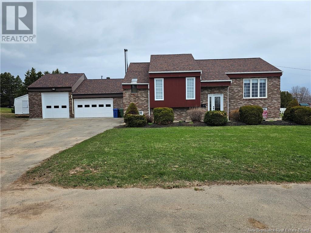 420 Principale Street, Petit-Rocher, New Brunswick  E8J 1N8 - Photo 3 - NB118633