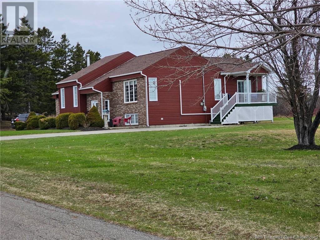 420 Principale Street, Petit-Rocher, New Brunswick  E8J 1N8 - Photo 4 - NB118633