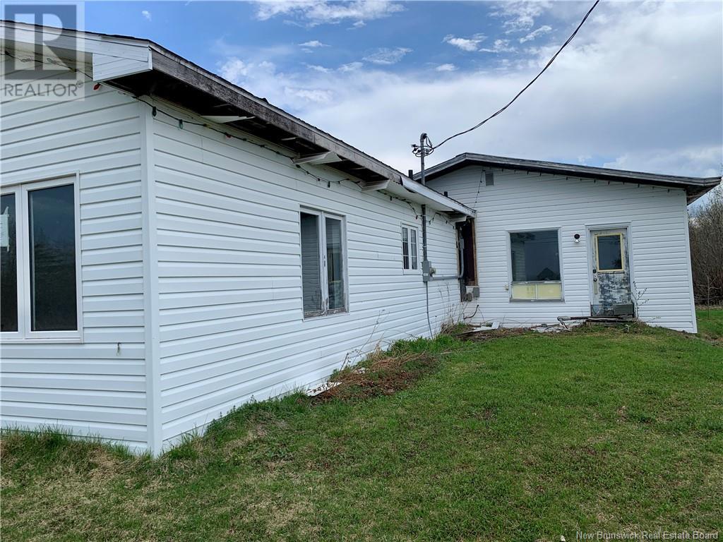 3787 Main, Belledune, New Brunswick  E8G 2K2 - Photo 3 - NB116195