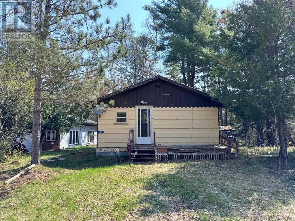 35 Pleasant Street, Doaktown, New Brunswick