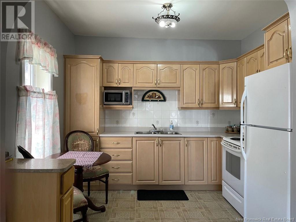 59-59a Sunset Drive, Campbellton, New Brunswick  E3N 1S4 - Photo 2 - NB118723