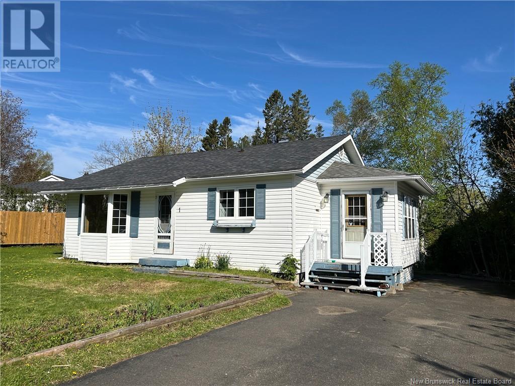 1 Robin Drive, Fredericton, New Brunswick  E3C 1K6 - Photo 2 - NB118658