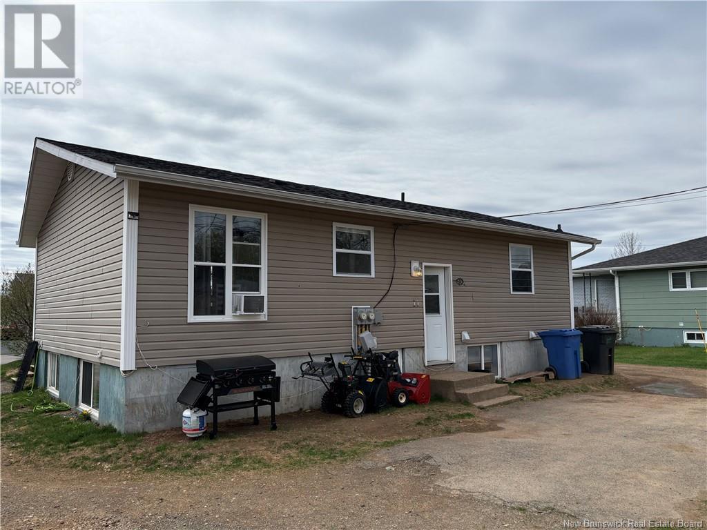1220 Vantassell, Bathurst, New Brunswick  E2A 4C8 - Photo 3 - NB118707