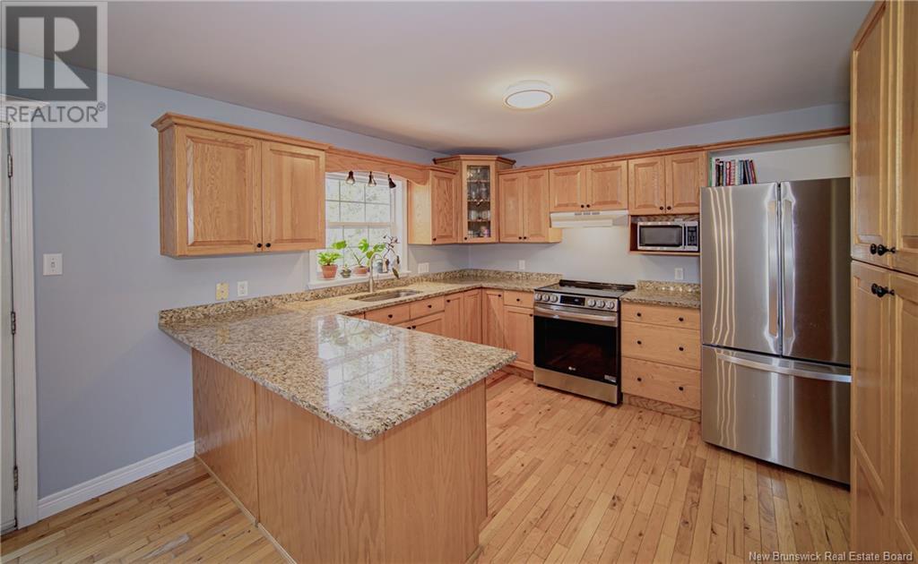 62 Lansdown Avenue, Oromocto, New Brunswick  E2V 4P3 - Photo 2 - NB118788