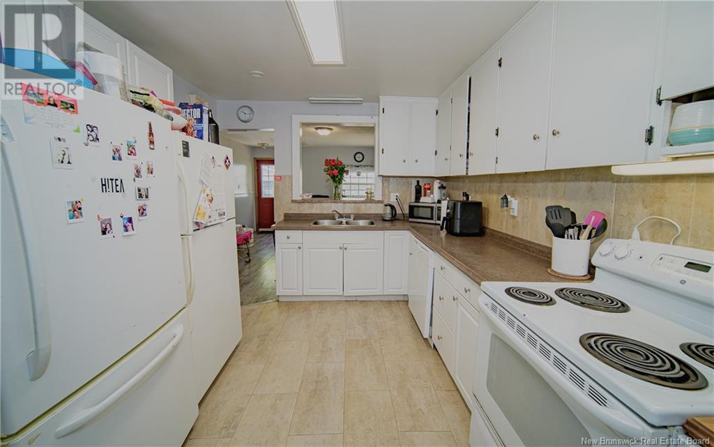 683 Kitchen Street, Fredericton, New Brunswick  E3B 3Z6 - Photo 2 - NB118784
