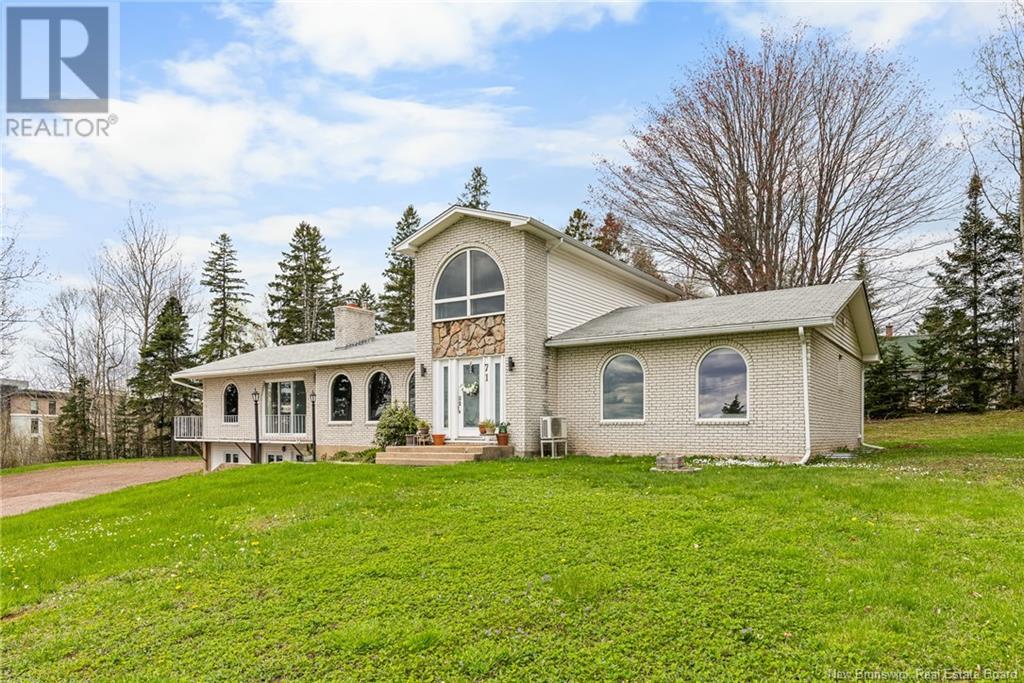 71 Queensway Drive, Moncton, New Brunswick