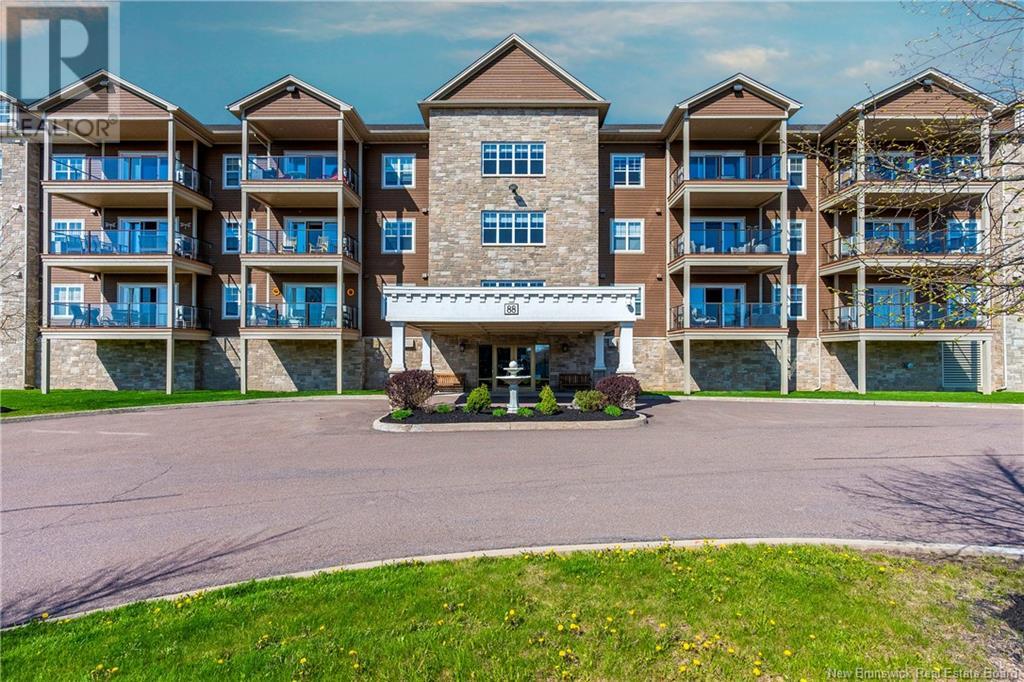 88 Woods Terrace Unit# 207, Moncton, New Brunswick  E1G 1X6 - Photo 1 - NB118642