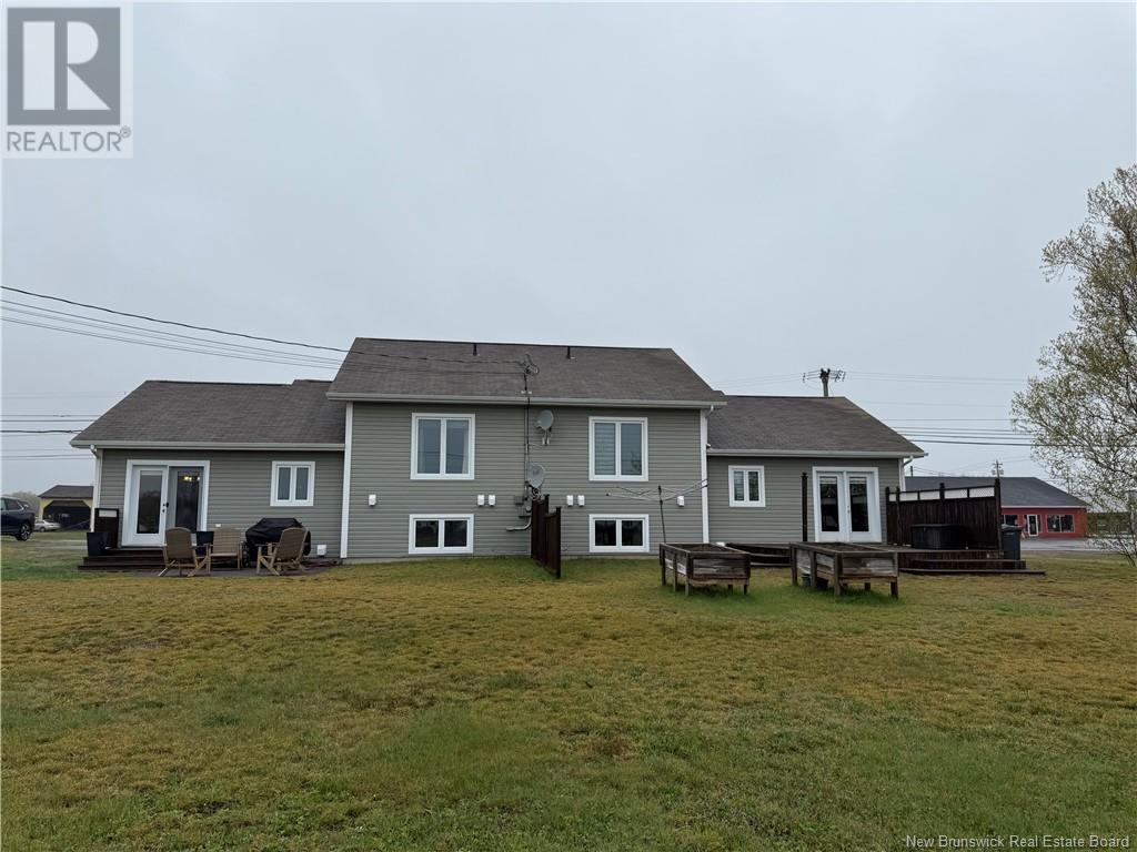 249-251 Du Parc, Beresford, New Brunswick  E8K 2E9 - Photo 20 - NB118775