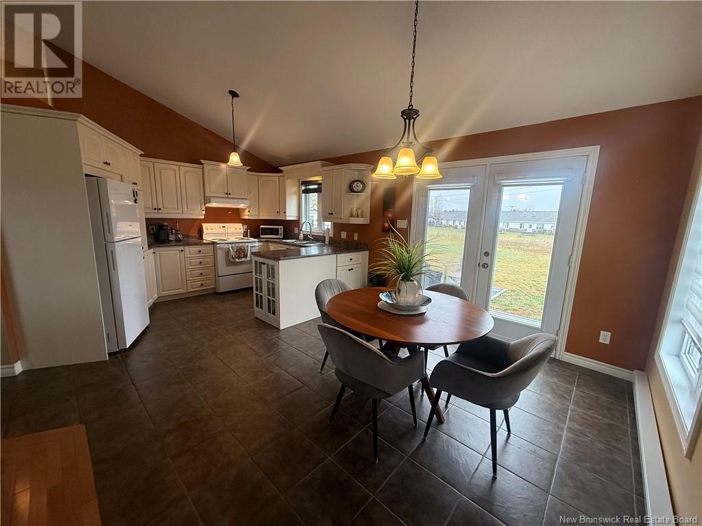 249-251 Du Parc, Beresford, New Brunswick  E8K 2E9 - Photo 5 - NB118775