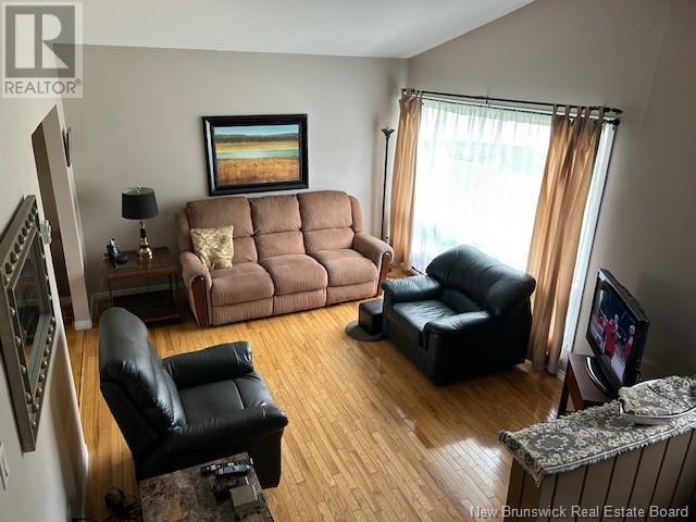 1145 Ulric Drive, Bathurst, New Brunswick  E2A 3X9 - Photo 4 - NB118770