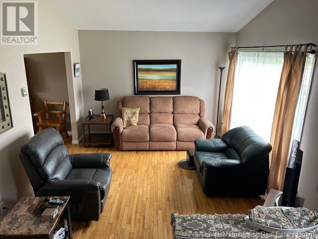 1145 Ulric Drive, Bathurst, New Brunswick  E2A 3X9 - Photo 5 - NB118770