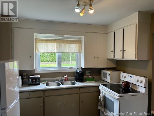 1145 Ulric Drive, Bathurst, New Brunswick  E2A 3X9 - Photo 7 - NB118770