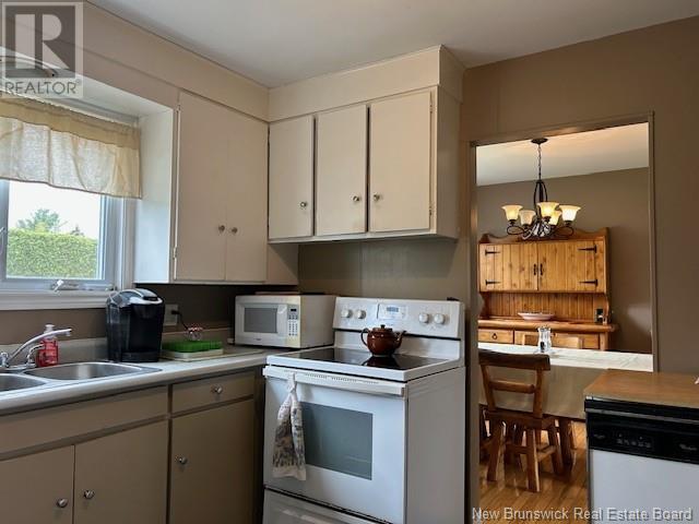 1145 Ulric Drive, Bathurst, New Brunswick  E2A 3X9 - Photo 8 - NB118770
