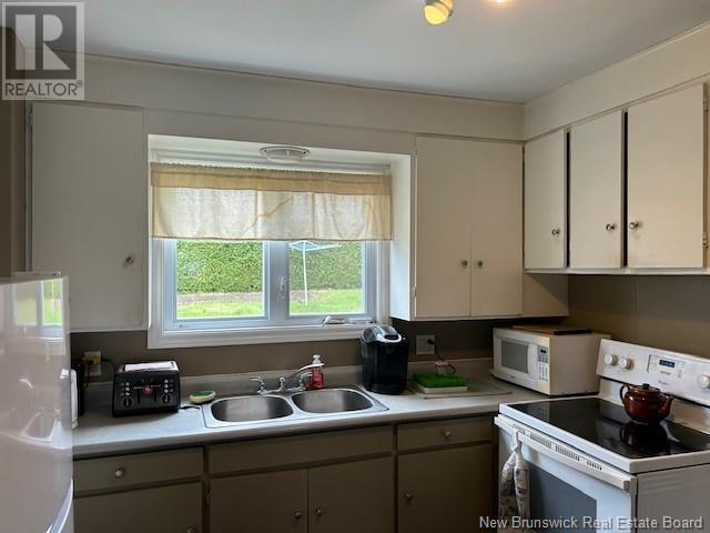 1145 Ulric Drive, Bathurst, New Brunswick  E2A 3X9 - Photo 9 - NB118770