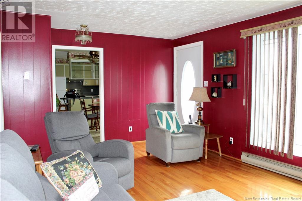 629 Principale Street, Beresford, New Brunswick  E8K 1X6 - Photo 15 - NB118781