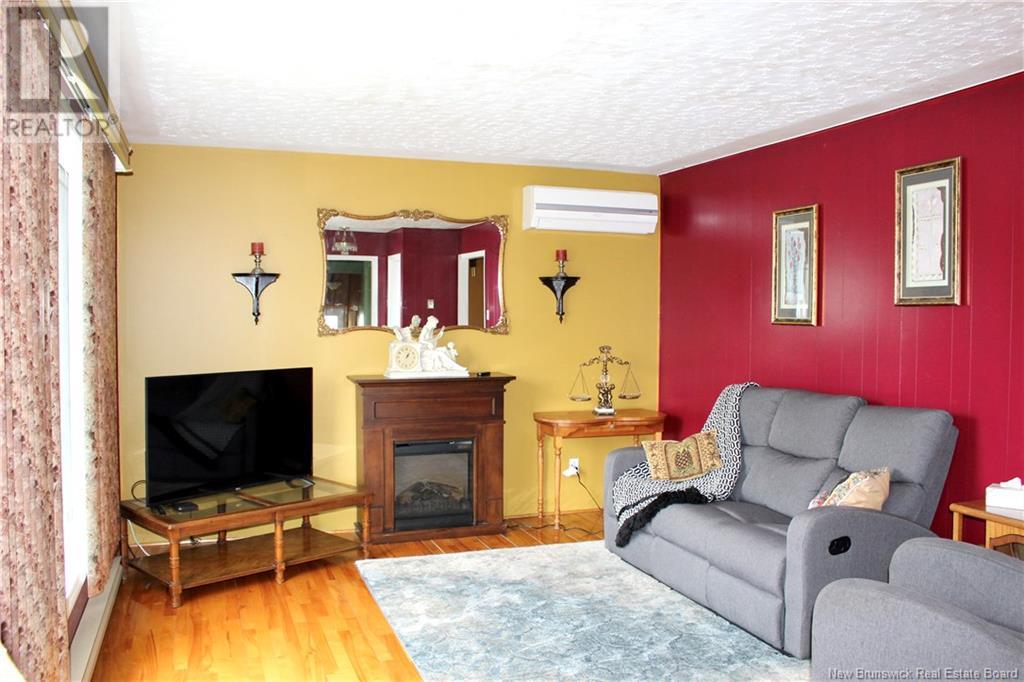 629 Principale Street, Beresford, New Brunswick  E8K 1X6 - Photo 16 - NB118781