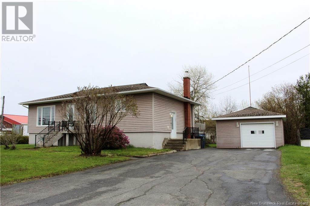 629 Principale Street, Beresford, New Brunswick  E8K 1X6 - Photo 2 - NB118781