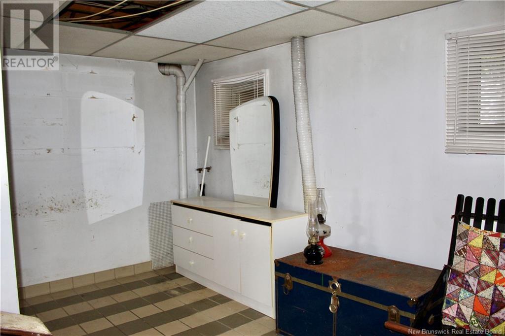 629 Principale Street, Beresford, New Brunswick  E8K 1X6 - Photo 27 - NB118781
