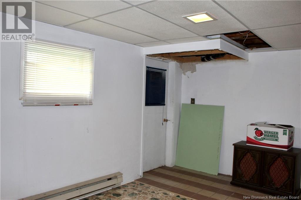 629 Principale Street, Beresford, New Brunswick  E8K 1X6 - Photo 31 - NB118781