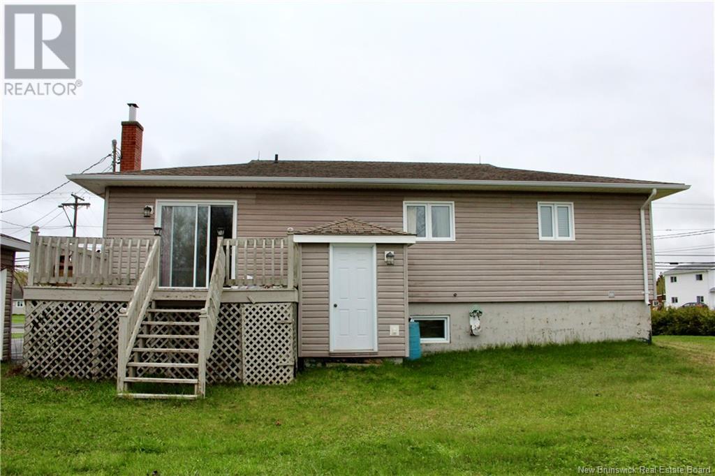 629 Principale Street, Beresford, New Brunswick  E8K 1X6 - Photo 5 - NB118781