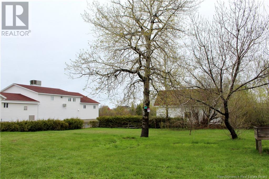 629 Principale Street, Beresford, New Brunswick  E8K 1X6 - Photo 7 - NB118781