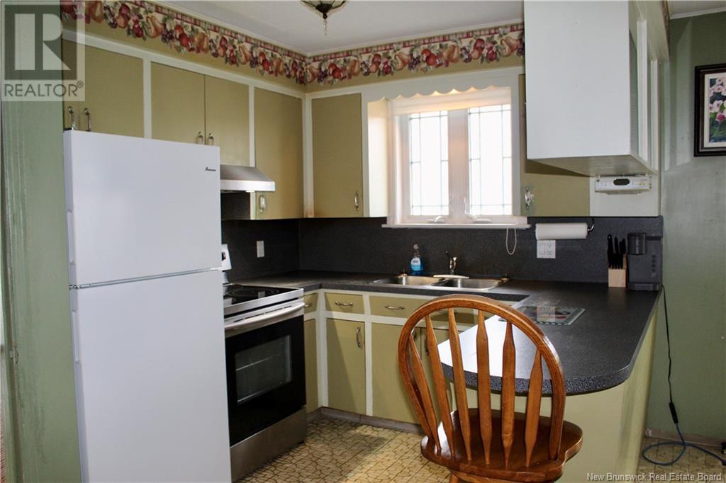 629 Principale Street, Beresford, New Brunswick  E8K 1X6 - Photo 9 - NB118781