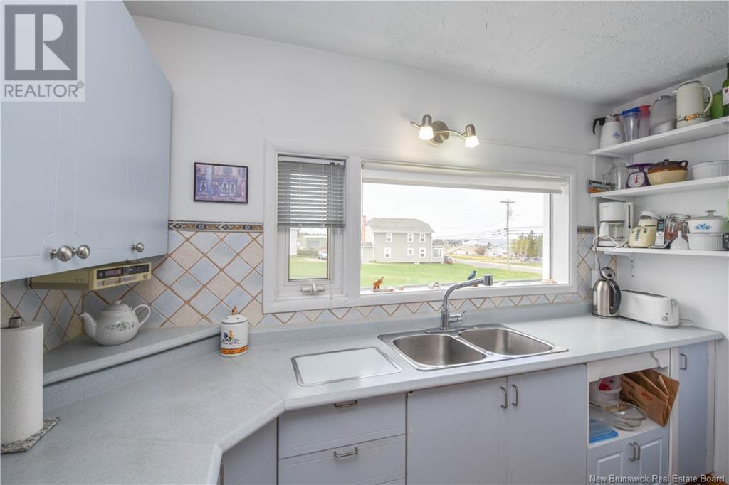 90 Saint-Pierre Est Boulevard, Caraquet, New Brunswick  E1W 1B6 - Photo 10 - NB118914