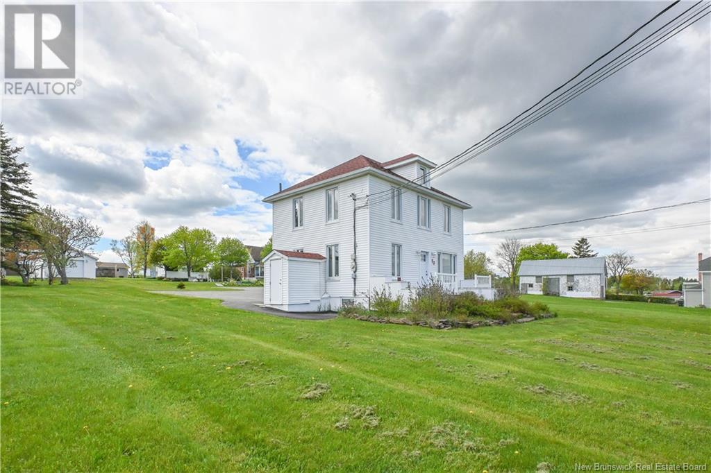 90 Saint-Pierre Est Boulevard, Caraquet, New Brunswick  E1W 1B6 - Photo 13 - NB118914