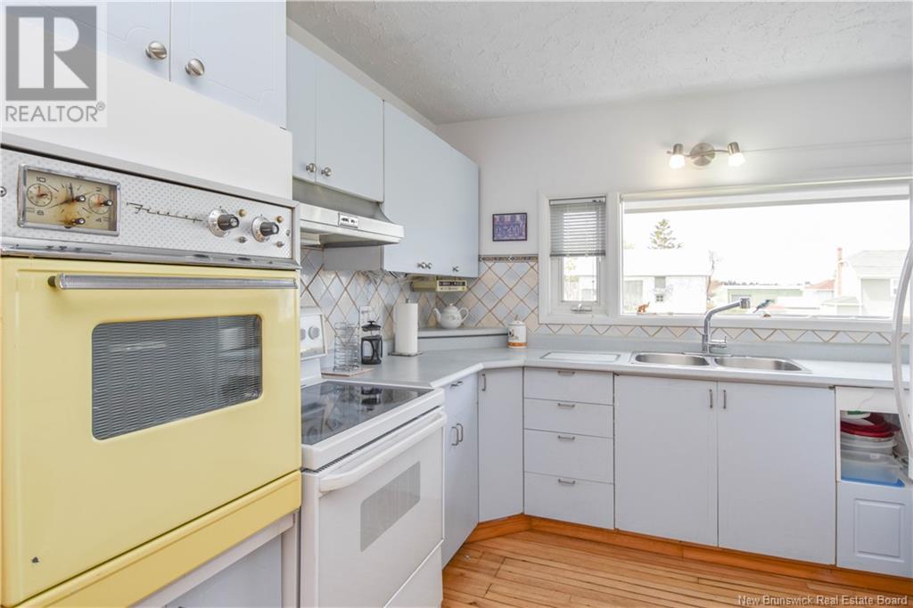 90 Saint-Pierre Est Boulevard, Caraquet, New Brunswick  E1W 1B6 - Photo 19 - NB118914