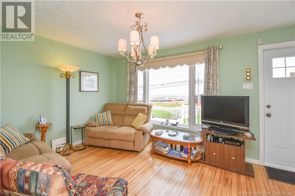 90 Saint-Pierre Est Boulevard, Caraquet, New Brunswick  E1W 1B6 - Photo 31 - NB118914