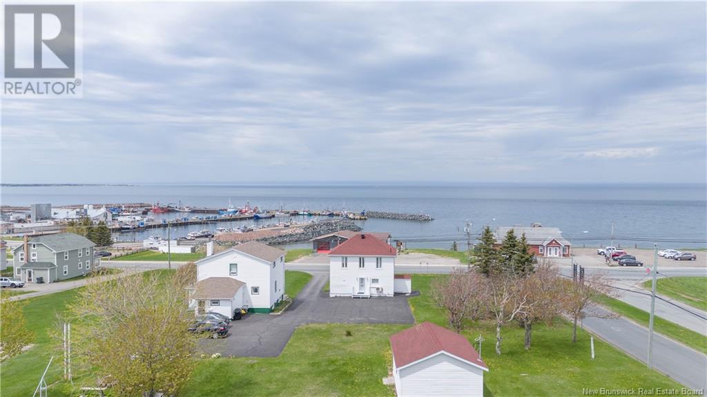 90 Saint-Pierre Est Boulevard, Caraquet, New Brunswick  E1W 1B6 - Photo 4 - NB118914