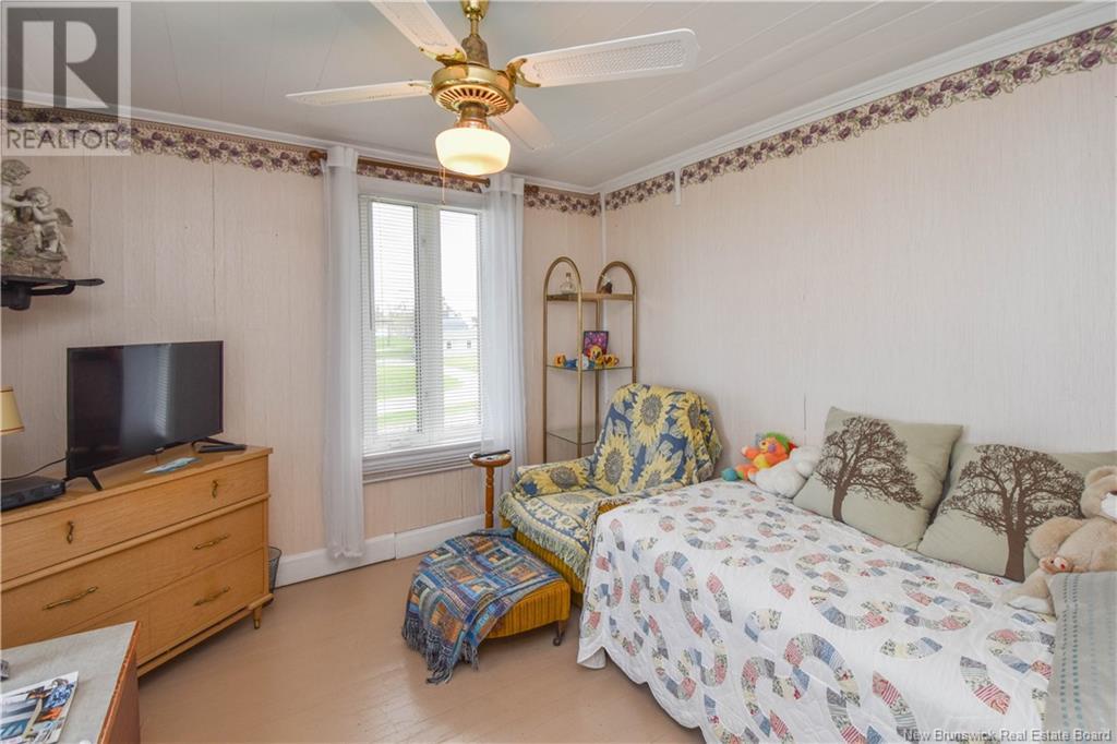 90 Saint-Pierre Est Boulevard, Caraquet, New Brunswick  E1W 1B6 - Photo 42 - NB118914