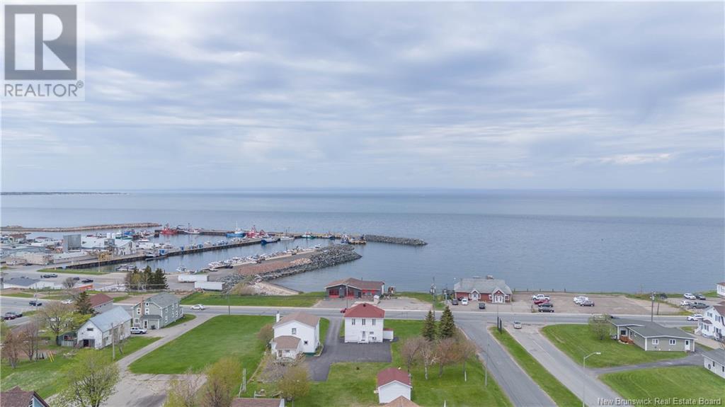 90 Saint-Pierre Est Boulevard, Caraquet, New Brunswick  E1W 1B6 - Photo 6 - NB118914