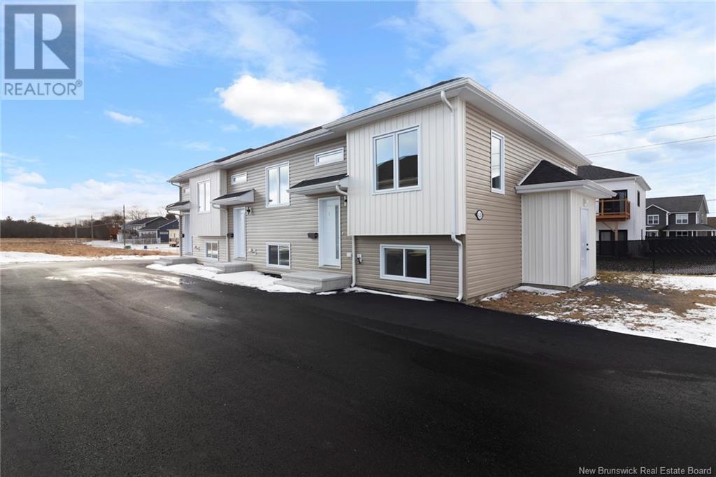 422 Neill Street, Fredericton, New Brunswick  E3A 3B8 - Photo 2 - NB119018