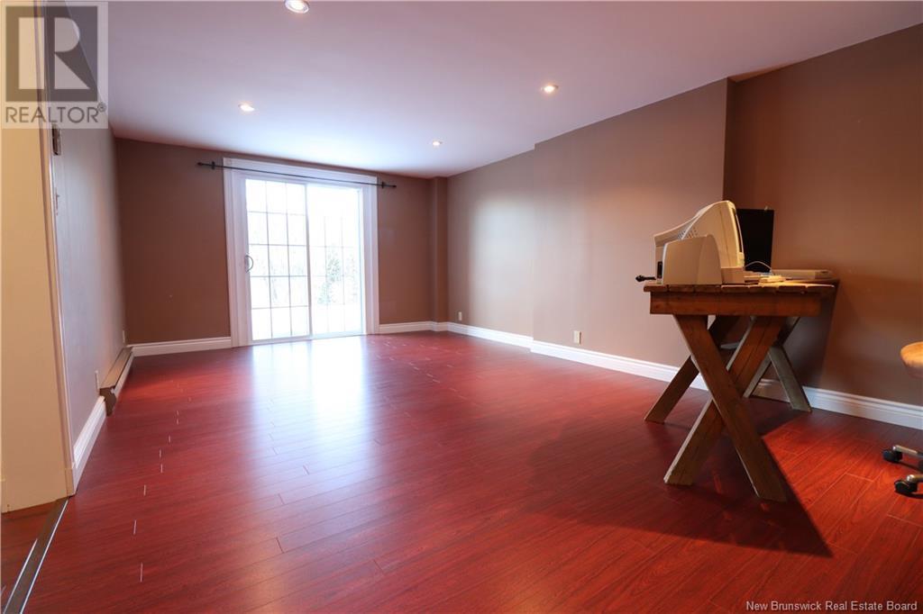 18 Hillview Street, Upper Kingsclear, New Brunswick  E3E 1V1 - Photo 43 - NB118953