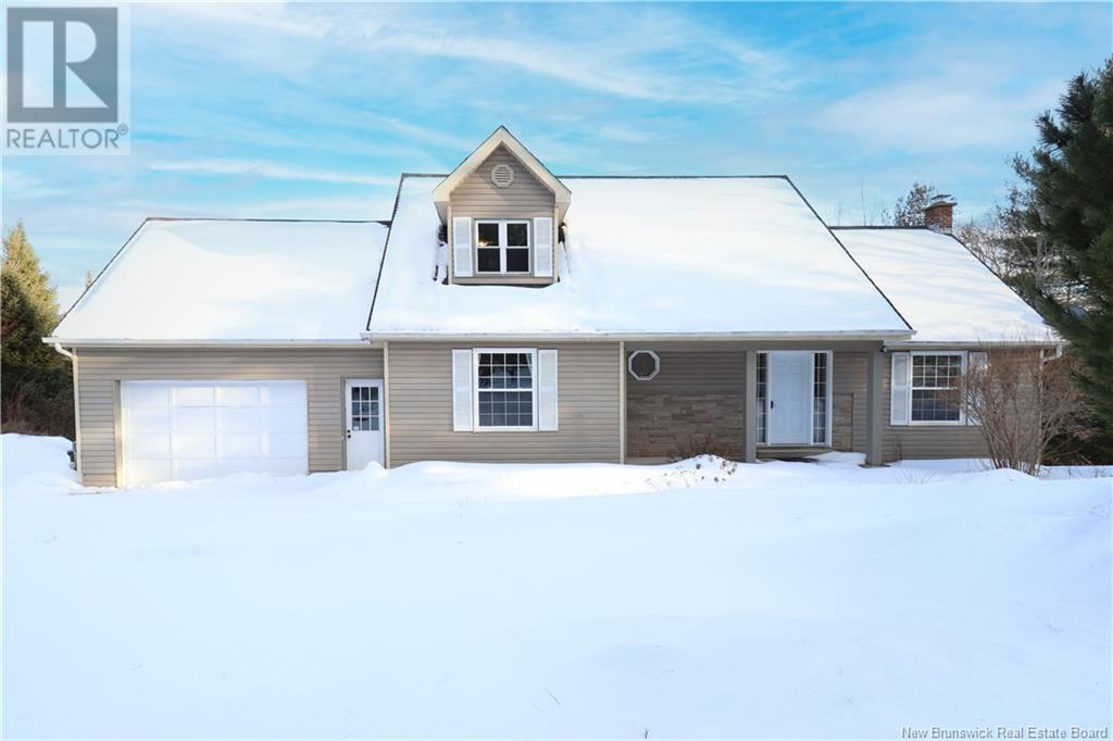 18 Hillview Street, Upper Kingsclear, New Brunswick  E3E 1V1 - Photo 5 - NB118953