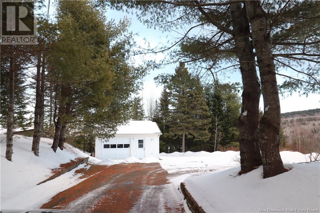 18 Hillview Street, Upper Kingsclear, New Brunswick  E3E 1V1 - Photo 9 - NB118953
