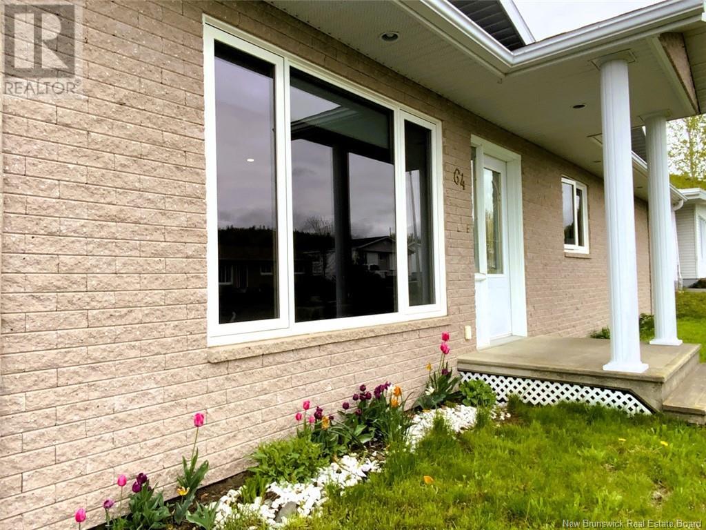 64 Chouinard Avenue, Edmundston, New Brunswick  E3V 3L8 - Photo 2 - NB119051