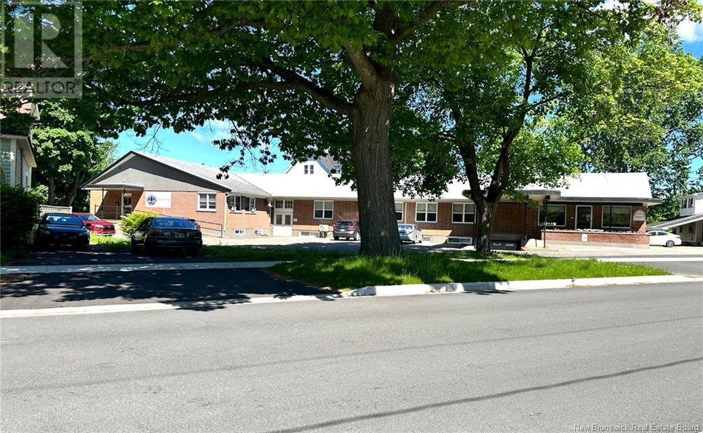 33 Rookwood Avenue, Fredericton, New Brunswick  E3B 2L8 - Photo 2 - NB118964
