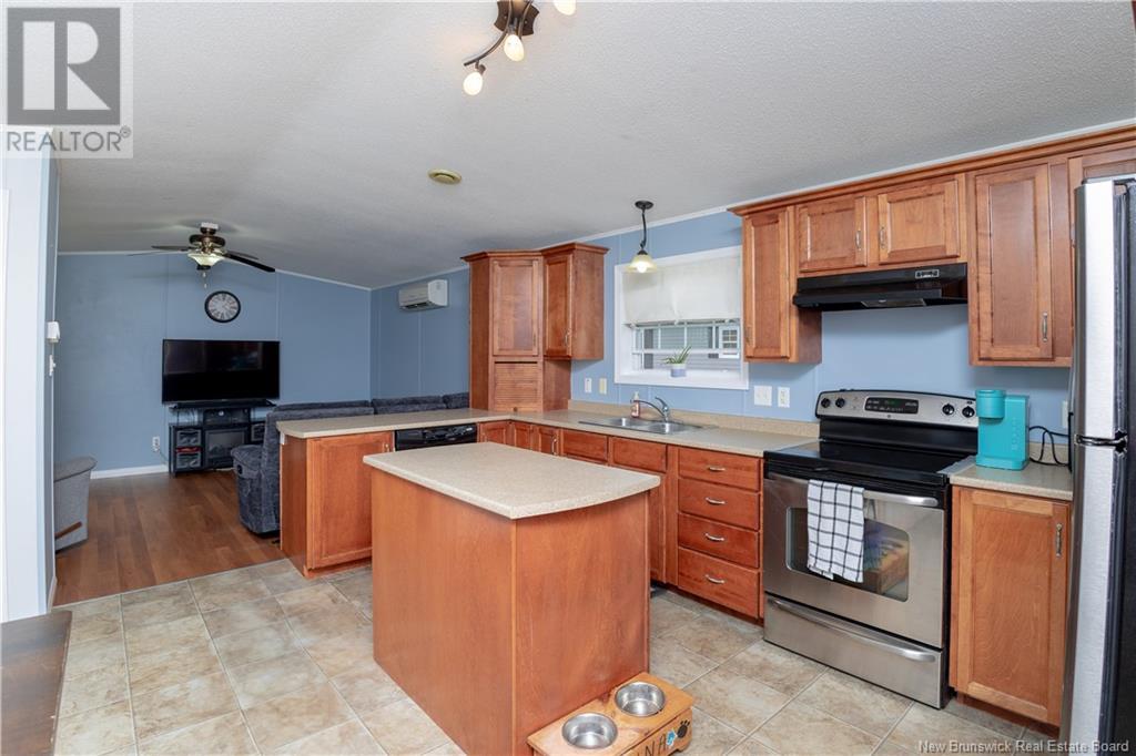 172 Glenmar Drive, Fredericton, New Brunswick  E3A 0S2 - Photo 3 - NB118055
