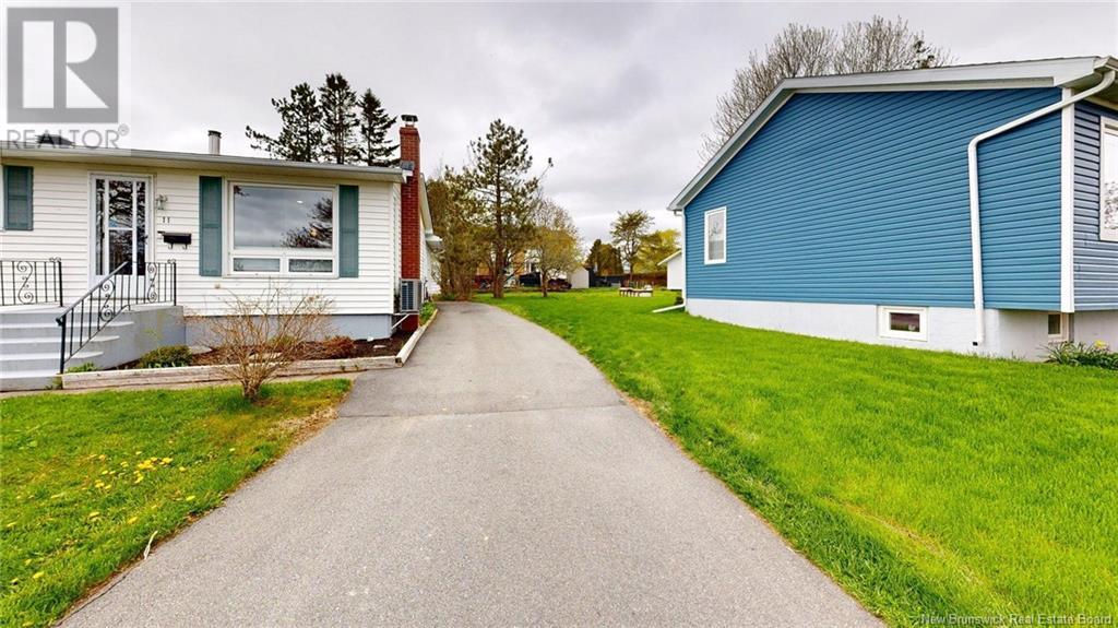 11 Loyalist Lane, Saint John, New Brunswick  E2M 4B3 - Photo 5 - NB118892