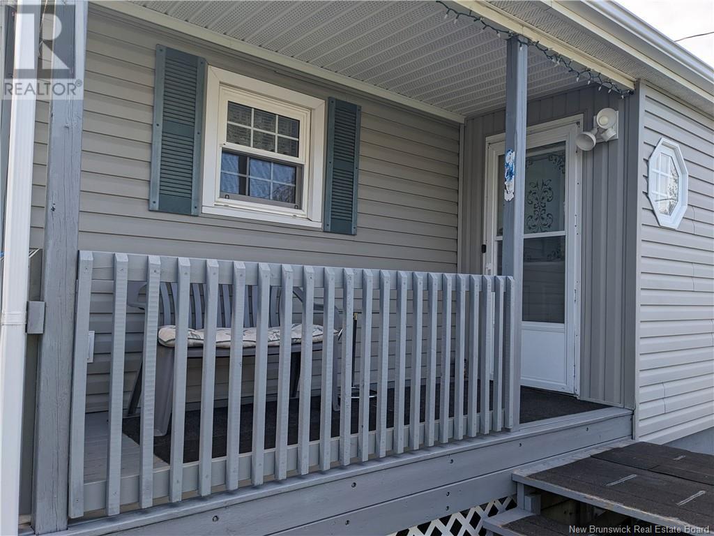 51 Elizabeth Street, Miramichi, New Brunswick  E1V 1W1 - Photo 4 - NB119082