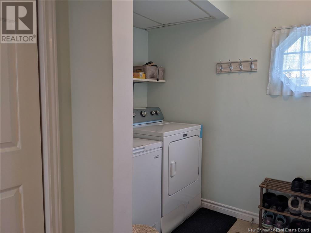51 Elizabeth Street, Miramichi, New Brunswick  E1V 1W1 - Photo 5 - NB119082