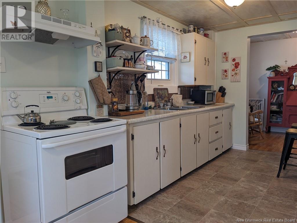 51 Elizabeth Street, Miramichi, New Brunswick  E1V 1W1 - Photo 6 - NB119082