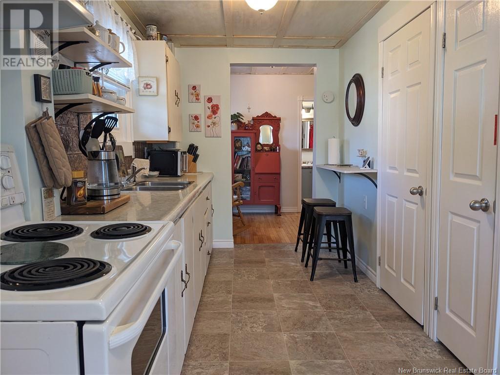 51 Elizabeth Street, Miramichi, New Brunswick  E1V 1W1 - Photo 7 - NB119082
